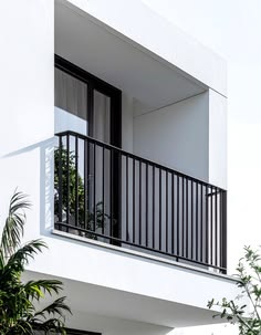 Balkon Besi Minimalis