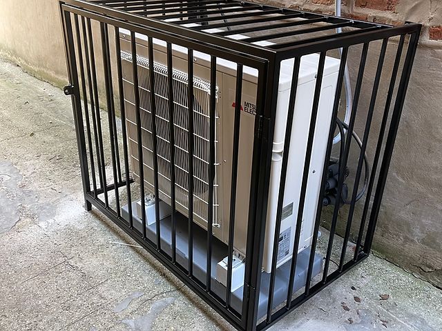Cage Pengaman Outdoor AC Besi