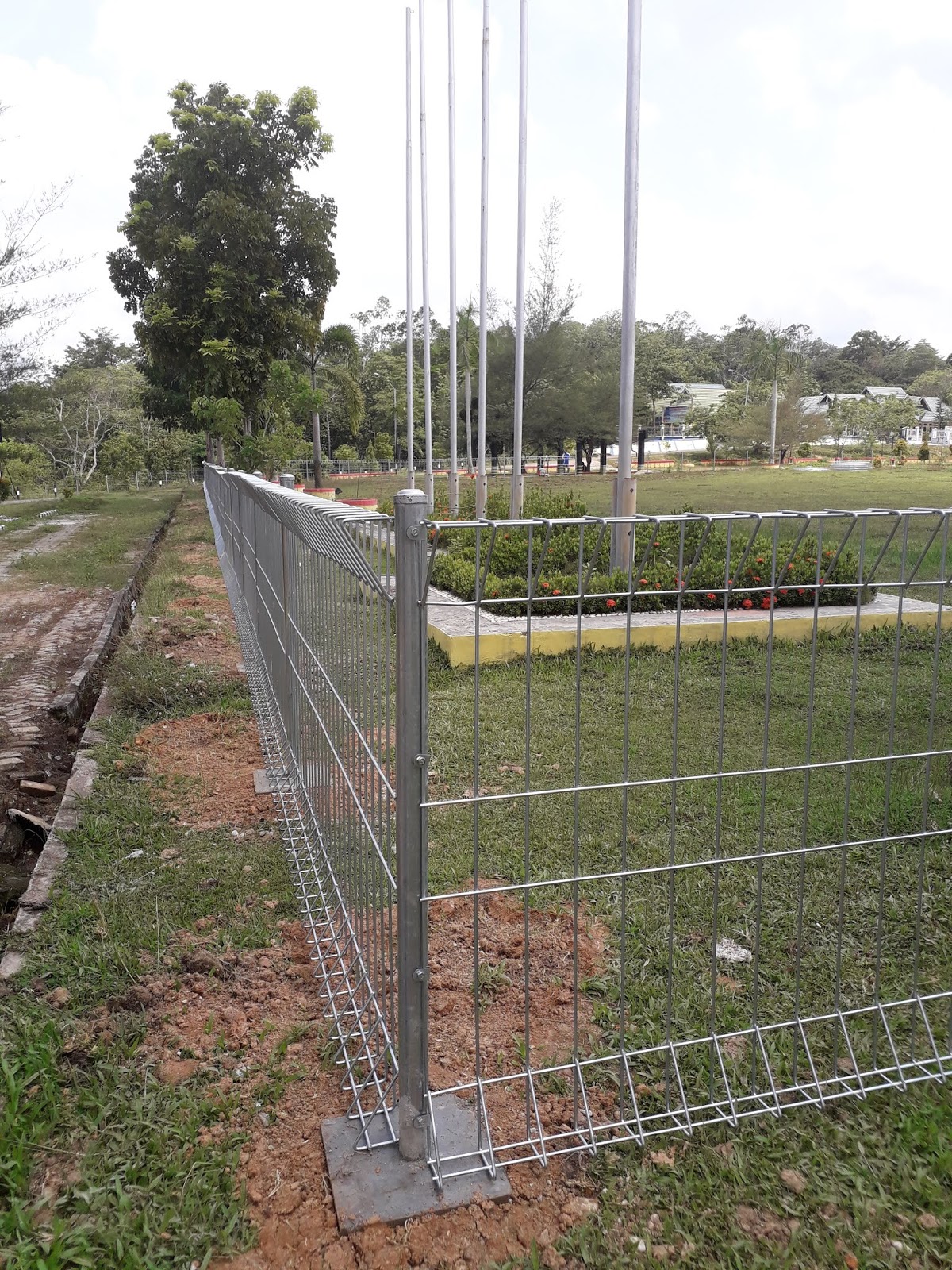 Pagar Pembatas Lahan