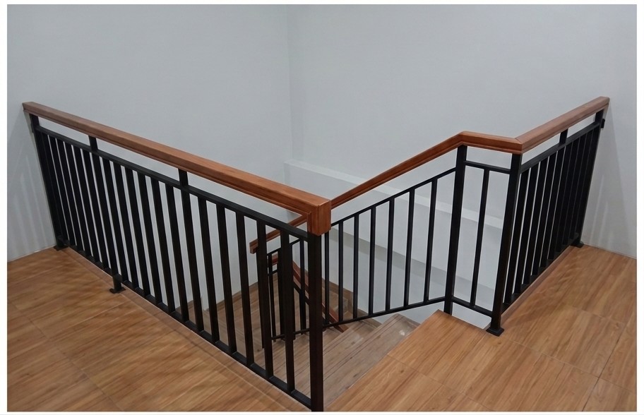 Railing Tangga Besi Hollow